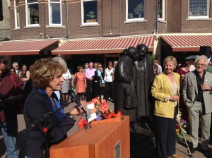 Yvonnen Keuls en de onthulling van de Indisch tantes.